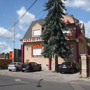 https://attila-hotel.inbudapesthotels.com